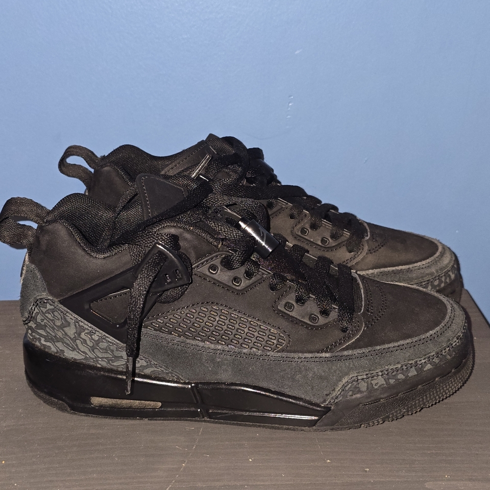 Jordan Kids Black & Dark Gray Retro Sneakers
